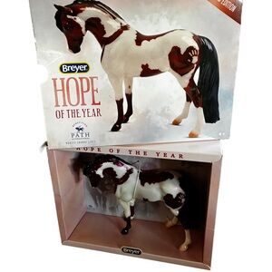 Breyer 2022 Hope of the Year Horse 1:9 Limited Edition NIB Bay Pinto